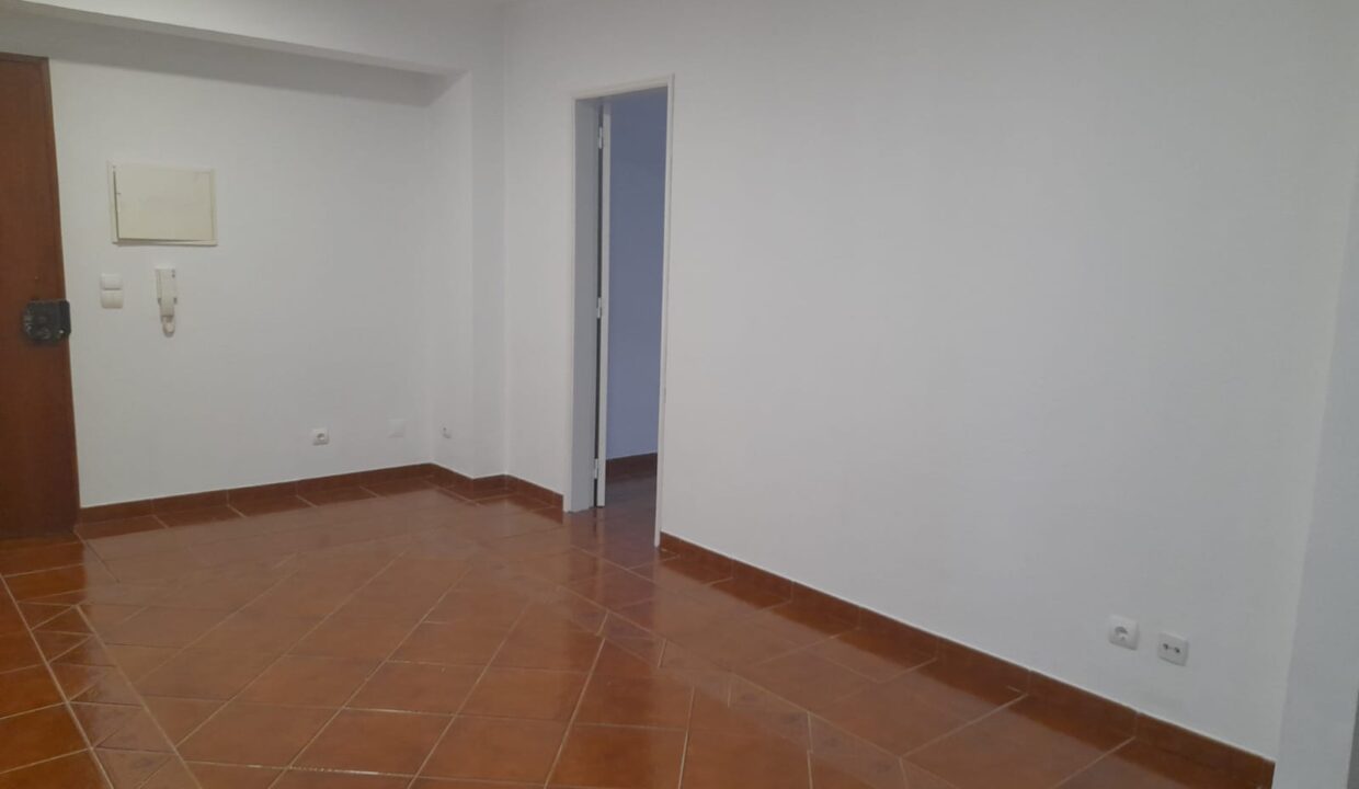 dd101b12-c0a6-4fde-afab-4d997a95ca30