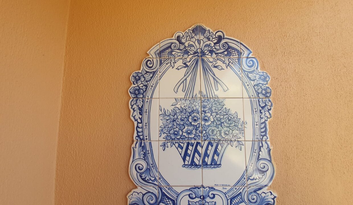 05fb2aae-81c8-48ff-bf30-f4a9751b3c2b