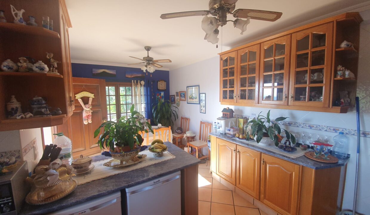 77f279d6-8145-4eaa-bc6d-ff70b9db2ad5