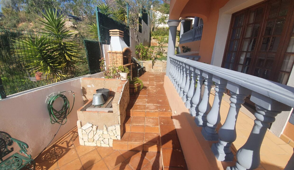 8bee0182-fce3-421f-9f5f-d9bb6eaacdca