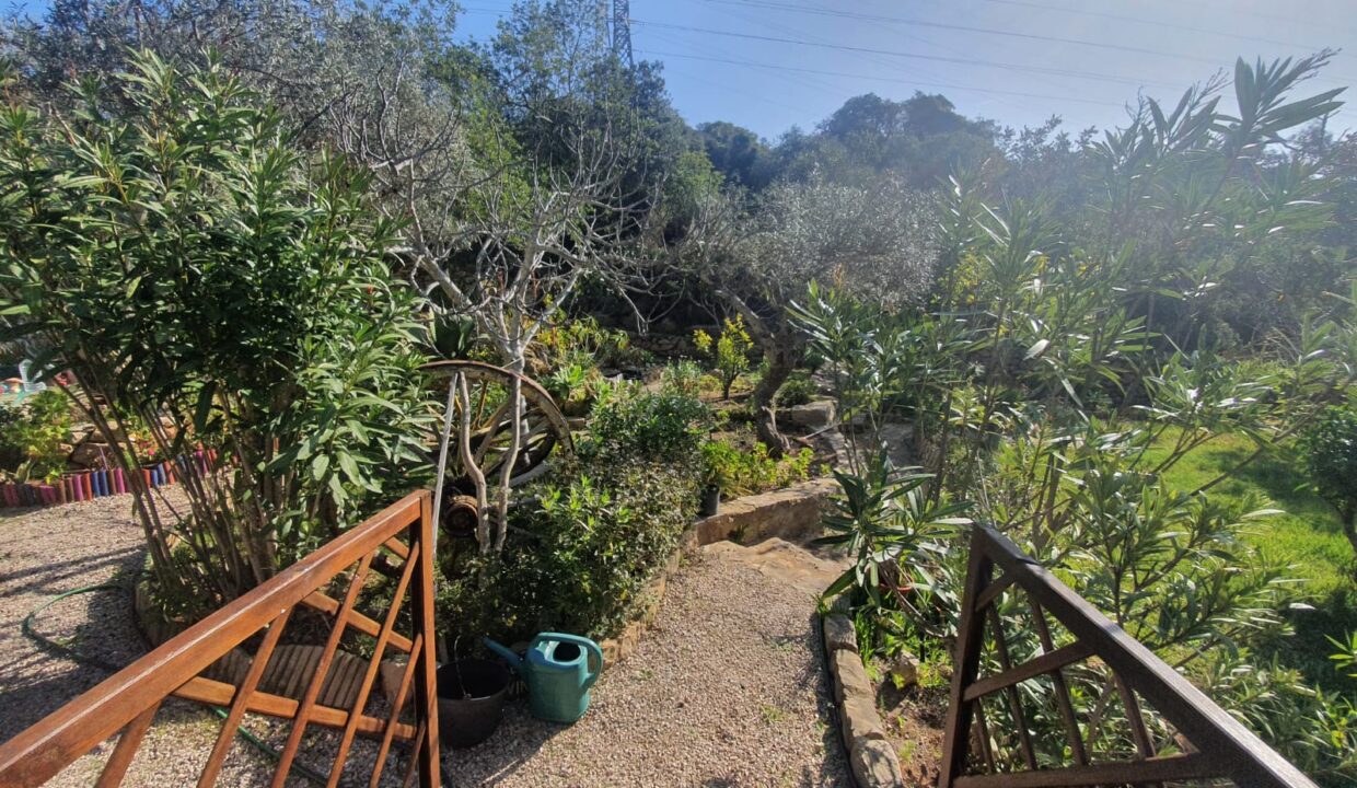 e2e05180-1398-471a-b3e5-9d0f05f3281f