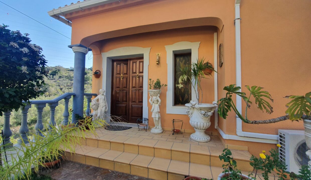 e324d025-8220-40a8-90c0-a4848c9a632c