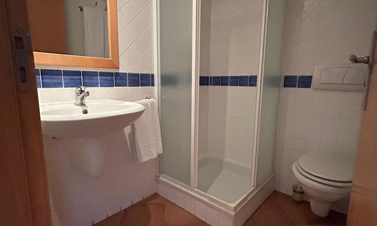 WhatsApp Image 2025-04-22 at 14.53.22 (4)